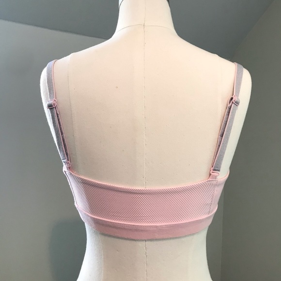 Nike Bra w/ interchangeable straps - Picture 3 of 7